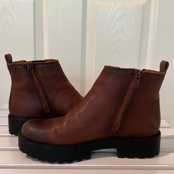 Zodiac leather water proof chunky boots - Picture 2 of 6